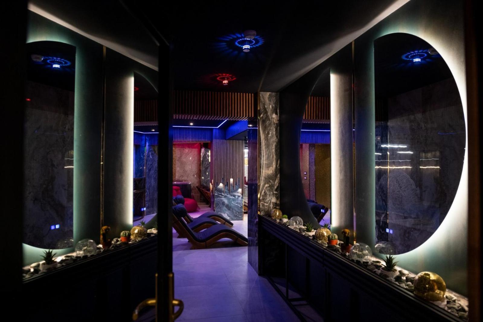 Uve Residence & Spa Piatra Neamţ 客房 照片