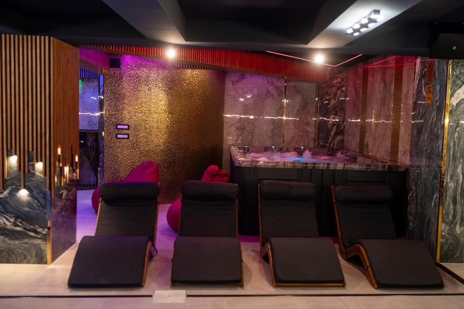 Uve Residence & Spa Piatra Neamţ 客房 照片